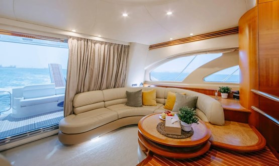 White Pearl Azimut 55ft | AED1200/Hour